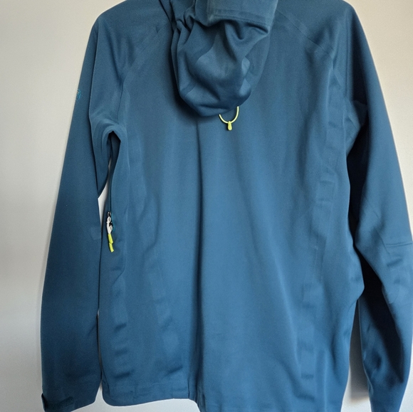 Mountain Hardware Softshell Jacket - Picture 5 of 6